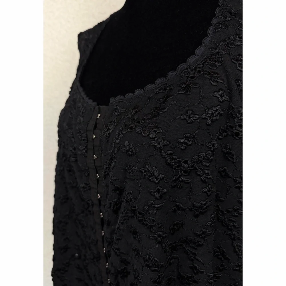 VENEZIA JEANS • Black Floral Embroidered Hook-Eye Corset-Style Tank Top, 26/28 - Picture 5 of 11